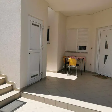 Riva Apartman Povljana