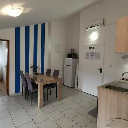 Riva * Povljana