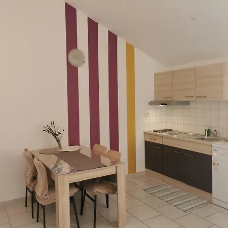 Riva Apartman Povljana