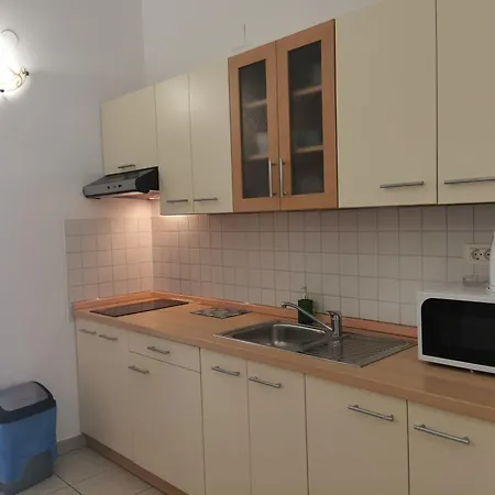 Riva Povljana