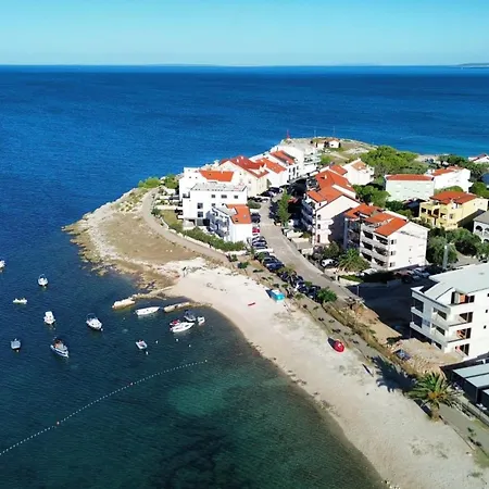 Riva Povljana