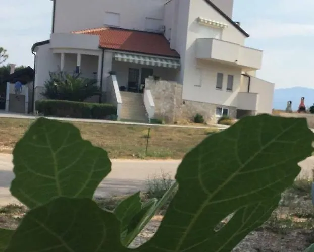 Riva Lägenhet Povljana